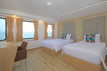 Grand Queen Beatriz Cabin