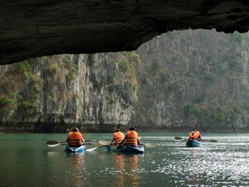 Ha Long Bay kayaking