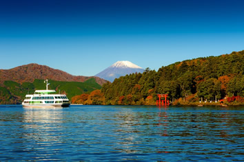 Japan gay tour - Lake Ashi & Mt Fuji