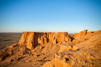 Gobi Desert gay tour - Flaming cliffs