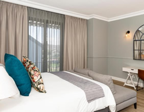 Weinberg Windhoek Hotel room