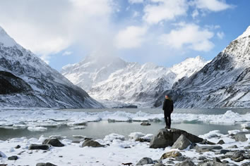 New Zealand gay adventure - Hooker Valley Track