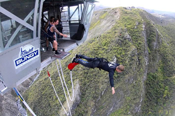 Queenstown bungee jumping