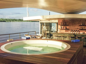 Zafiro ship jacuzzi