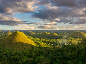 Bohol gay tour - Chocolate Hills