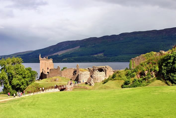 Scotland gay cruise - Urquhart Castle