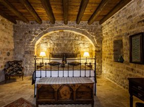 Yunak Evleri Cave Hotel room