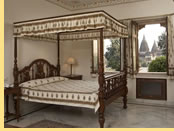 Amar Mahal Hotel room