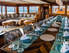 Prana by Atzaro dining