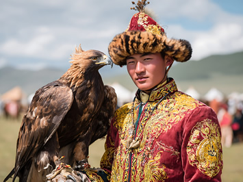 Mongolia eagle hunter