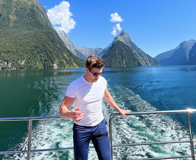 Milford Sound gay tour