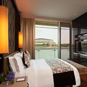 The Fullerton Bay Hotel room