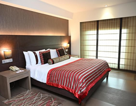 The LaLiT New Delhi Hotel room