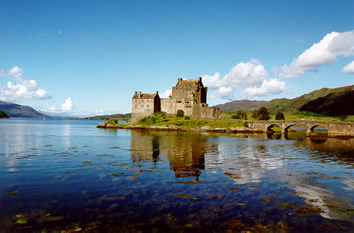 Scotland gay tour - Eilean Donan Castle