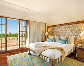 Oberoi Amarvilas Resort room