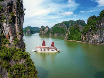 Halong Bay gay cruise
