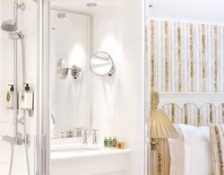 Uniworld River Beatrice Bathroom